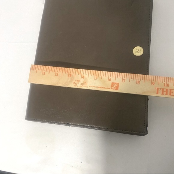New York & Co Faux Leather Large Brown Clutch, Credit Card Slots & Can Hold IPad - Picture 7 of 12